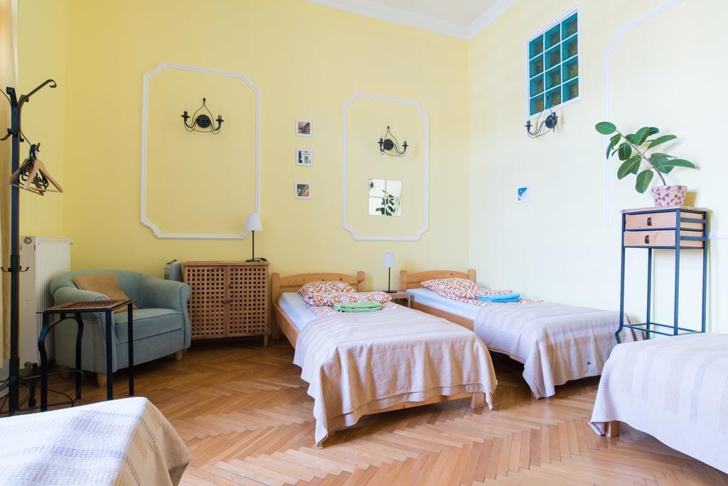 Downtown Oasis Hostel บูดาเปสต์ ภายนอก รูปภาพ